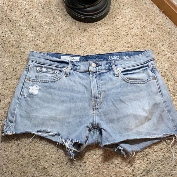 GAP Pants - GAP Best Girlfriend Jean Shorts - 27